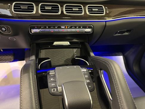 Used 2025 Mercedes-Benz GLE 450e 4MATIC image 17
