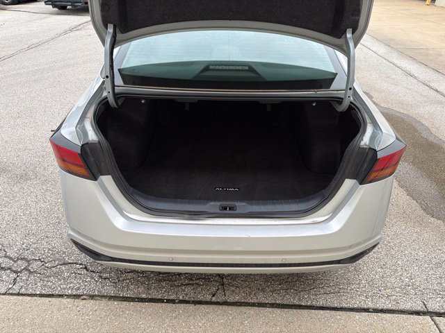Used 2025 Nissan Altima 2.5 SV FWD image 14