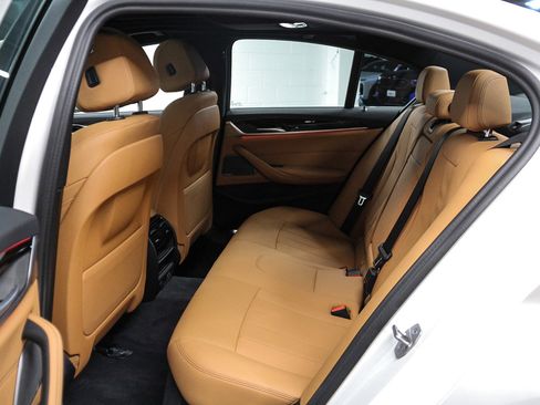 Certified 2023 BMW 530i w/ Premium Package RWD image 17
