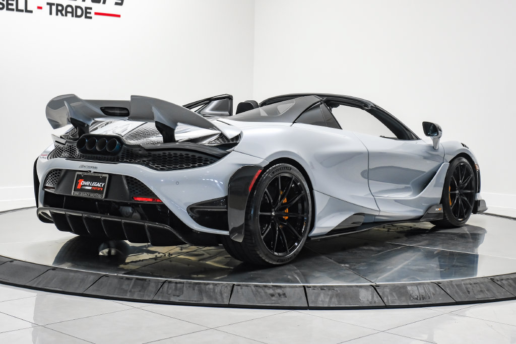Used 2022 McLaren 765LT RWD image 9