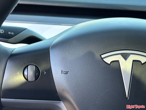 Used 2025 Tesla Model Y Performance AWD/4WD image 21