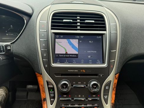 Used 2020 Lincoln Nautilus Reserve AWD/4WD image 18