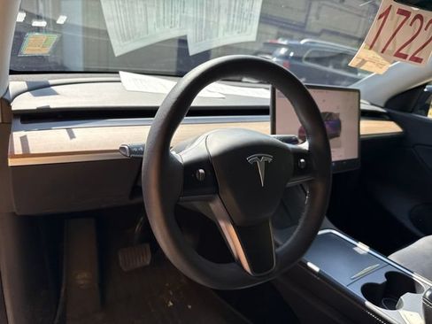 Used 2022 Tesla Model Y Long Range AWD/4WD image 15
