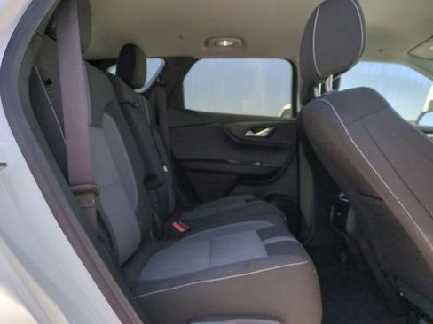 Used 2025 Chevrolet Blazer LT FWD image 32