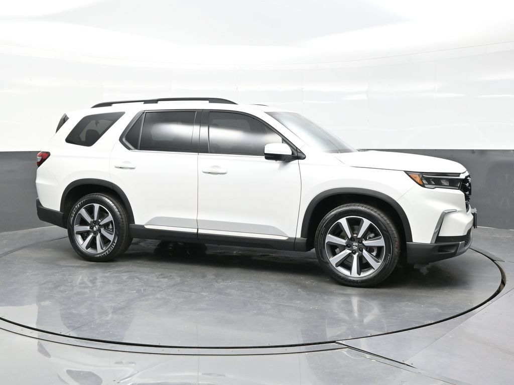 Used 2023 Honda Pilot Elite image 8