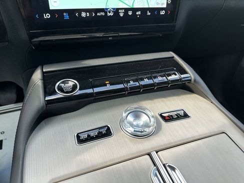 New 2025 Lincoln Navigator Reserve AWD/4WD image 20