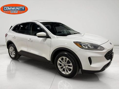 Used 2020 Ford Escape SE image 9