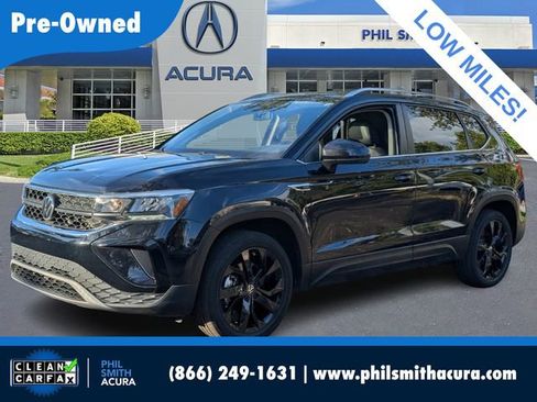 Used 2022 Volkswagen Taos SE image 1