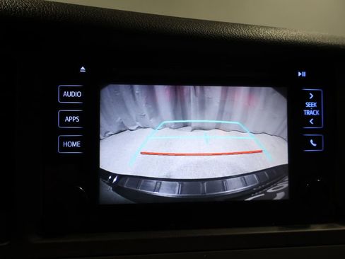 Used 2016 Toyota Sienna LE image 24