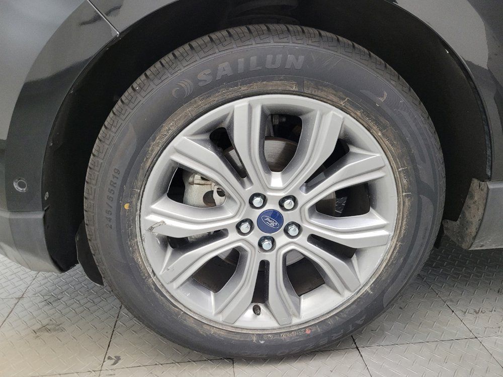 Used 2019 Ford Edge Titanium w/ Equipment Group 301A FWD image 31