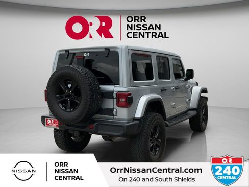 Used 2022 Jeep Wrangler Unlimited Sahara AWD/4WD image 5
