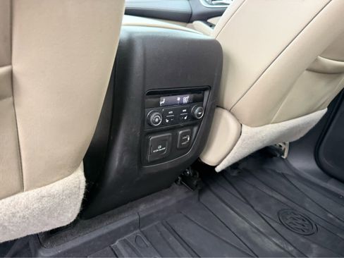 Used 2020 Buick Enclave Premium w/ Sun and Sites Package AWD/4WD image 19