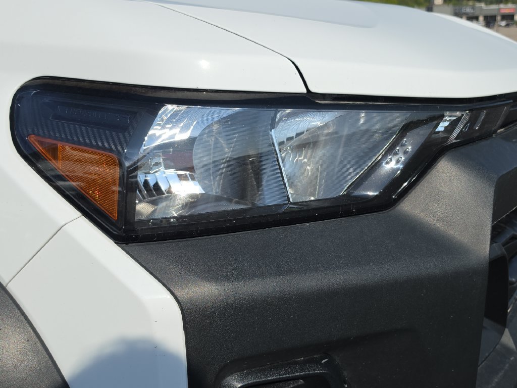 Used 2024 Chevrolet Colorado Trail Boss w/ Advanced Trailering Package AWD/4WD image 12