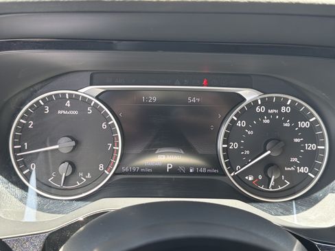 Used 2024 Nissan Pathfinder SL w/ SL Premium Package FWD image 34