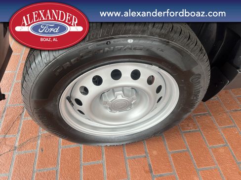 New 2025 Ford Maverick XL image 9