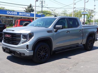 Used 2023 GMC Sierra 1500 Pro w/ Graphite Edition