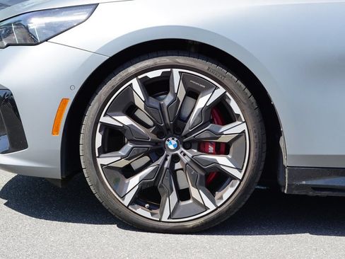 Used 2024 BMW 540i xDrive w/ Executive Package AWD/4WD image 9