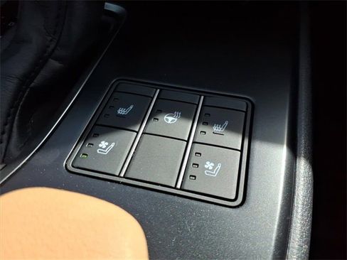 Used 2024 Lexus UX 250h 250h Premium image 19