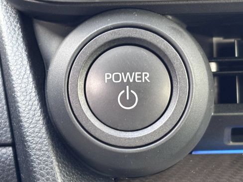Used 2024 Toyota Prius XLE FWD image 36