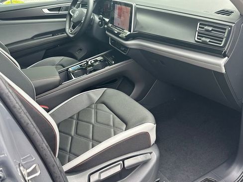 New 2026 Volkswagen Atlas Peak Edition AWD/4WD image 13