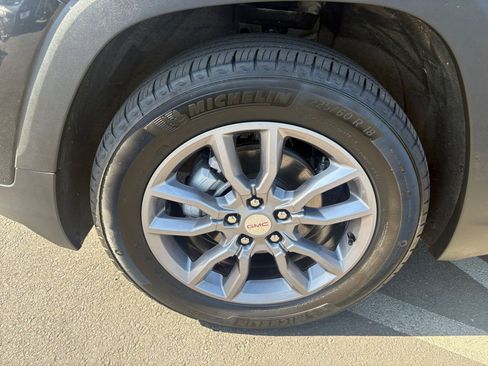 Used 2024 GMC Terrain SLT AWD/4WD image 33