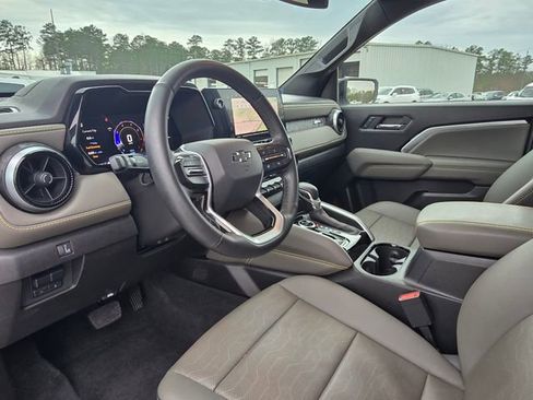 Used 2024 Chevrolet Colorado ZR2 w/ ZR2 Convenience Package III image 24