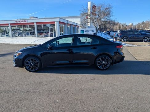 Used 2026 Toyota Corolla SE image 2