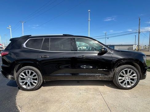 Used 2025 GMC Acadia Denali w/ Super Cruise Package image 8