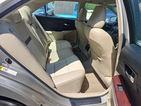 Used 2013 Toyota Camry XLE w/ Leather Pkg FWD image 17