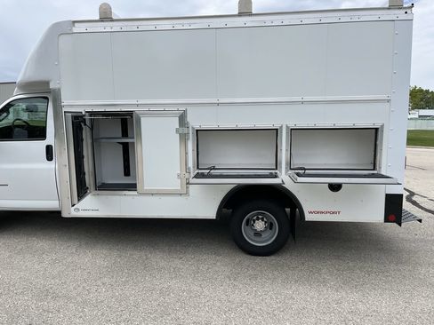 New 2026 Chevrolet Express 3500 w/ Power Convenience Package RWD image 6