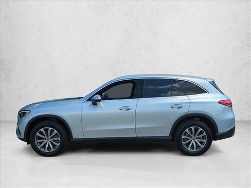 Used 2024 Mercedes-Benz GLC 300 4MATIC image 8