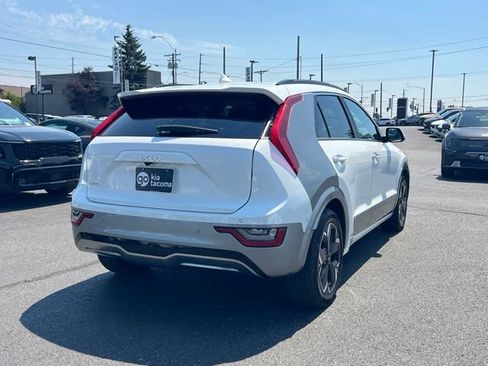 Used 2023 Kia Niro Wave w/ Wave Preserve Package FWD image 6
