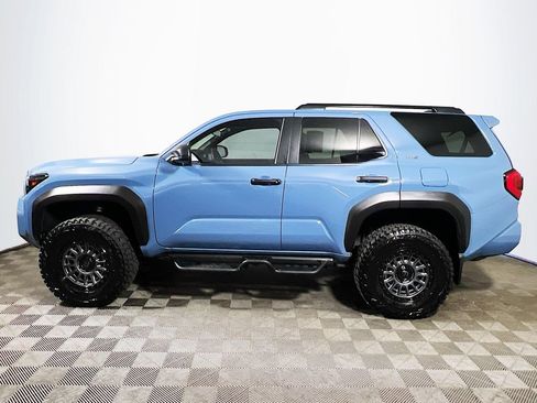 Certified 2025 Toyota 4Runner SR5 AWD/4WD image 5