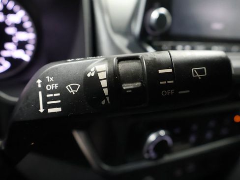 Used 2023 Nissan Rogue S image 36