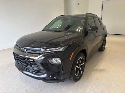 Used 2022 Chevrolet TrailBlazer RS w/ Sun and Liftgate Package AWD/4WD image 3