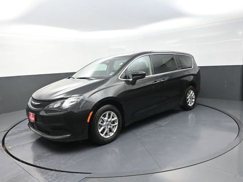 Used 2023 Chrysler Voyager LX FWD image 76