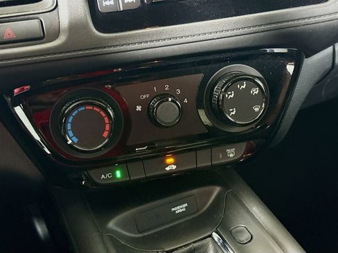 Used 2017 Honda HR-V LX image 15