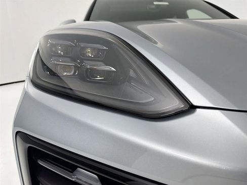 New 2025 Porsche Cayenne S image 24