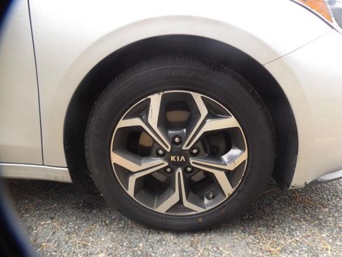 Used 2019 Kia Forte LXS FWD image 20