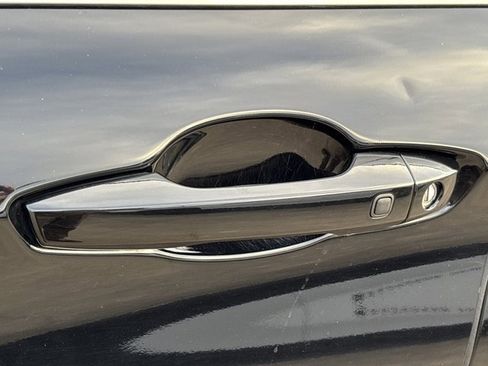 Used 2025 Mitsubishi Outlander SEL image 17