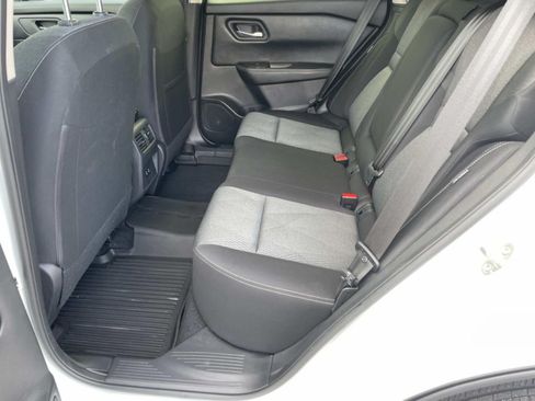 Used 2024 Nissan Rogue SV FWD image 12