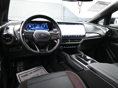 Used 2025 Chevrolet Equinox EV RS FWD image 28