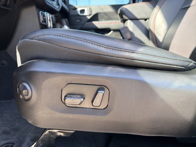 Used 2025 Jeep Gladiator Rubicon AWD/4WD image 10