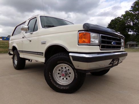 Used 1990 Ford Bronco AWD/4WD image 2