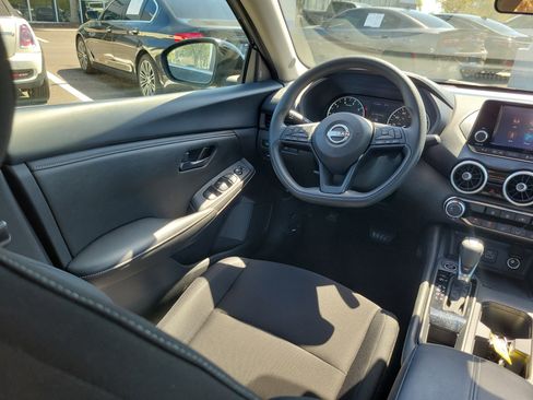 Used 2025 Nissan Sentra S image 13