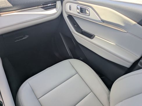 New 2026 Ford Explorer Active w/ Active Comfort Package RWD image 18
