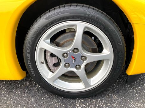 Used 2003 Chevrolet Corvette Convertible w/ Preferred Equipment Group1 image 46