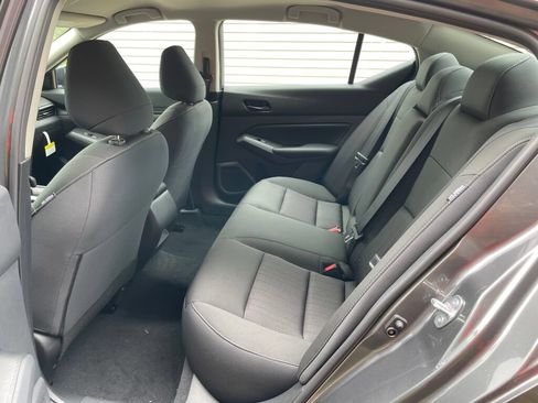 Used 2024 Nissan Altima 2.5 S FWD image 17