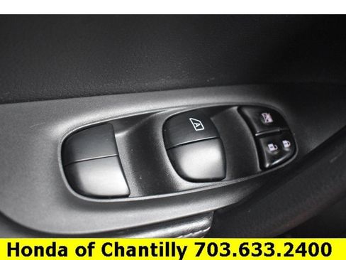 Used 2021 Nissan Rogue Sport SV image 18