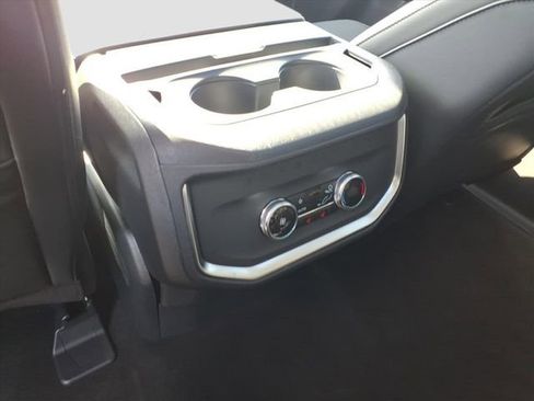 New 2025 Ford Expedition Platinum image 8